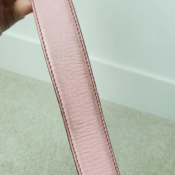 Gucci soft pink  leather belt with gold logo - Picture 9 of 14